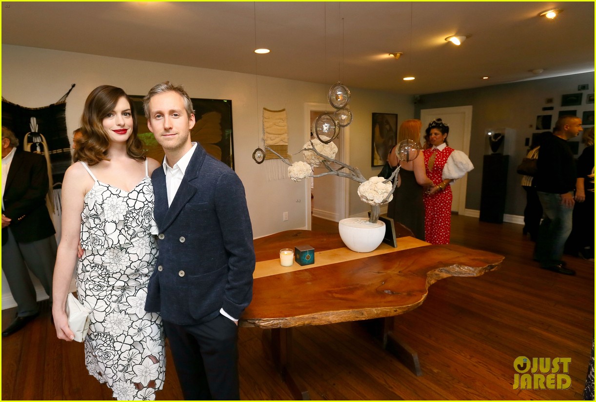 anne hathaway gets adam shulman support at alice event 11