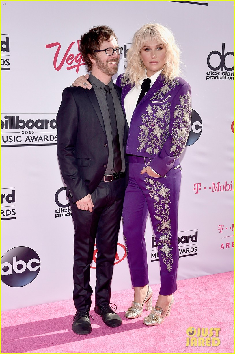 Kesha Brings Ben Folds to Billboard Music Awards 2016! Photo 3663316
