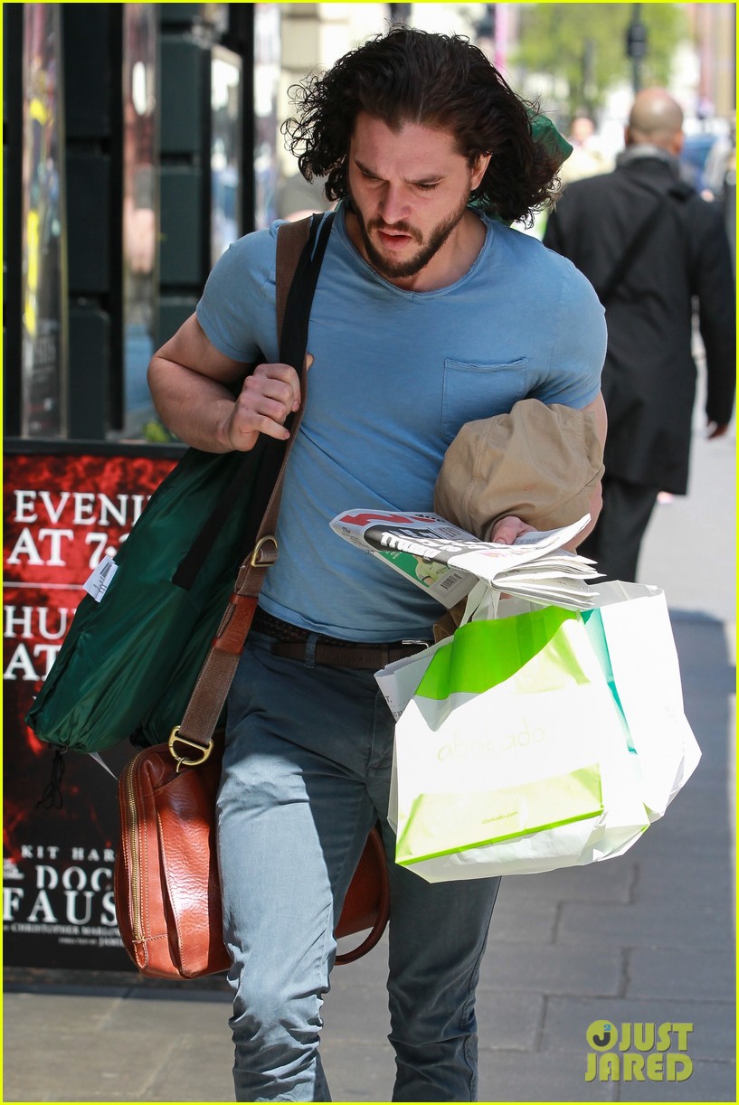 Photo kit harington london arrives dr faustus 04 Photo 3650233