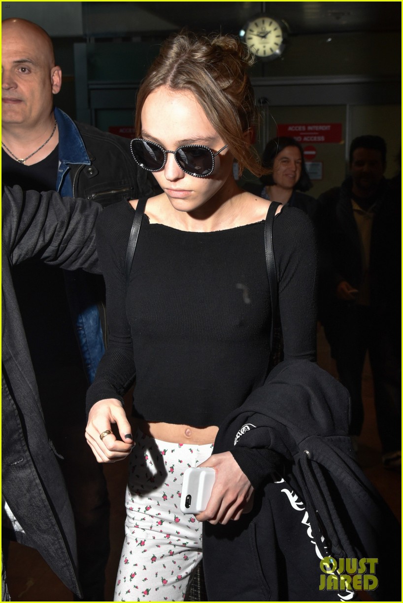 lily rose depp arrives airport cannes 033654017