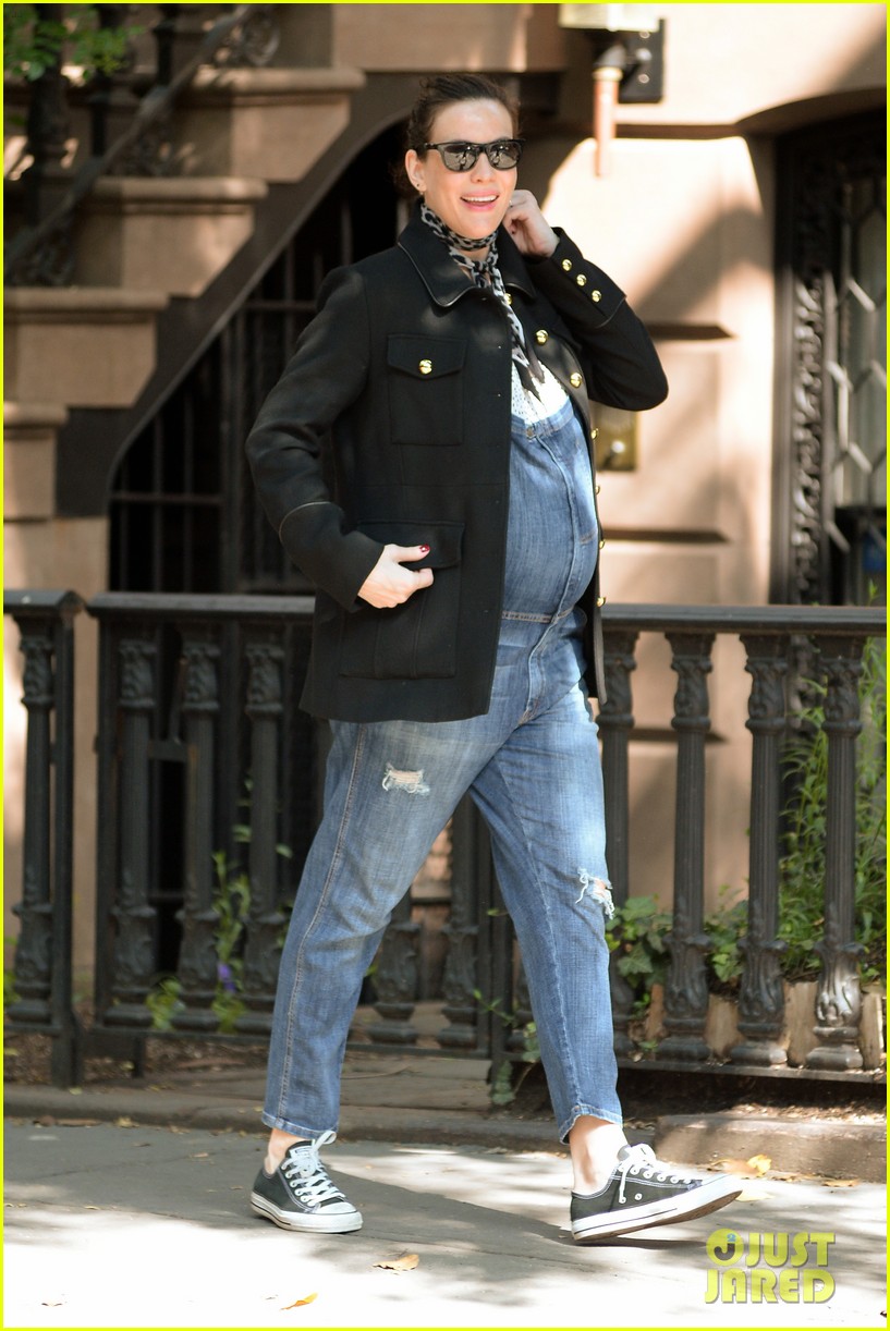 liv tyler shows off baby bump nyc 033666695