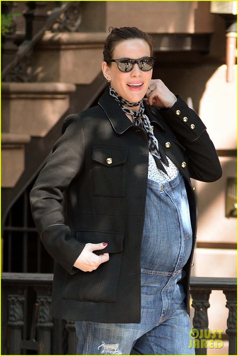 liv tyler shows off baby bump nyc 063666698
