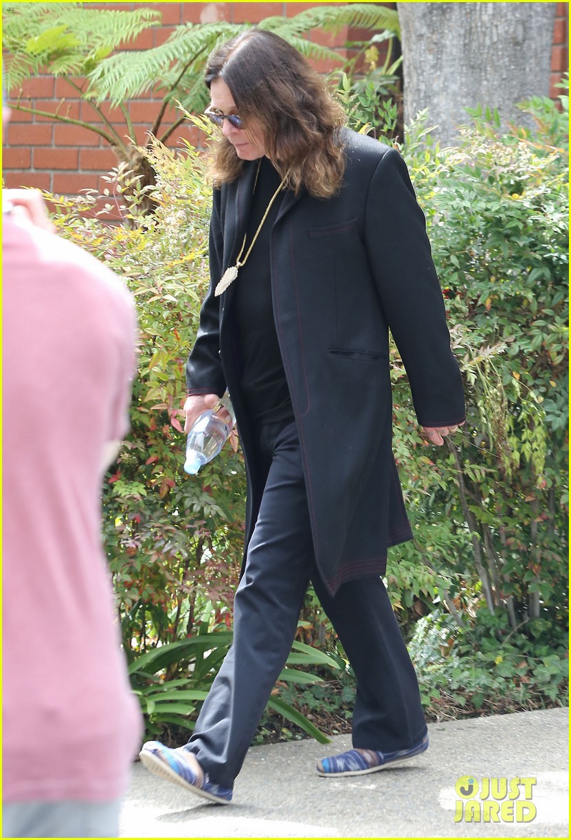 Ozzy Osbourne Wears Wedding Ring Amid Affair Rumors: Photo 3653232 ...