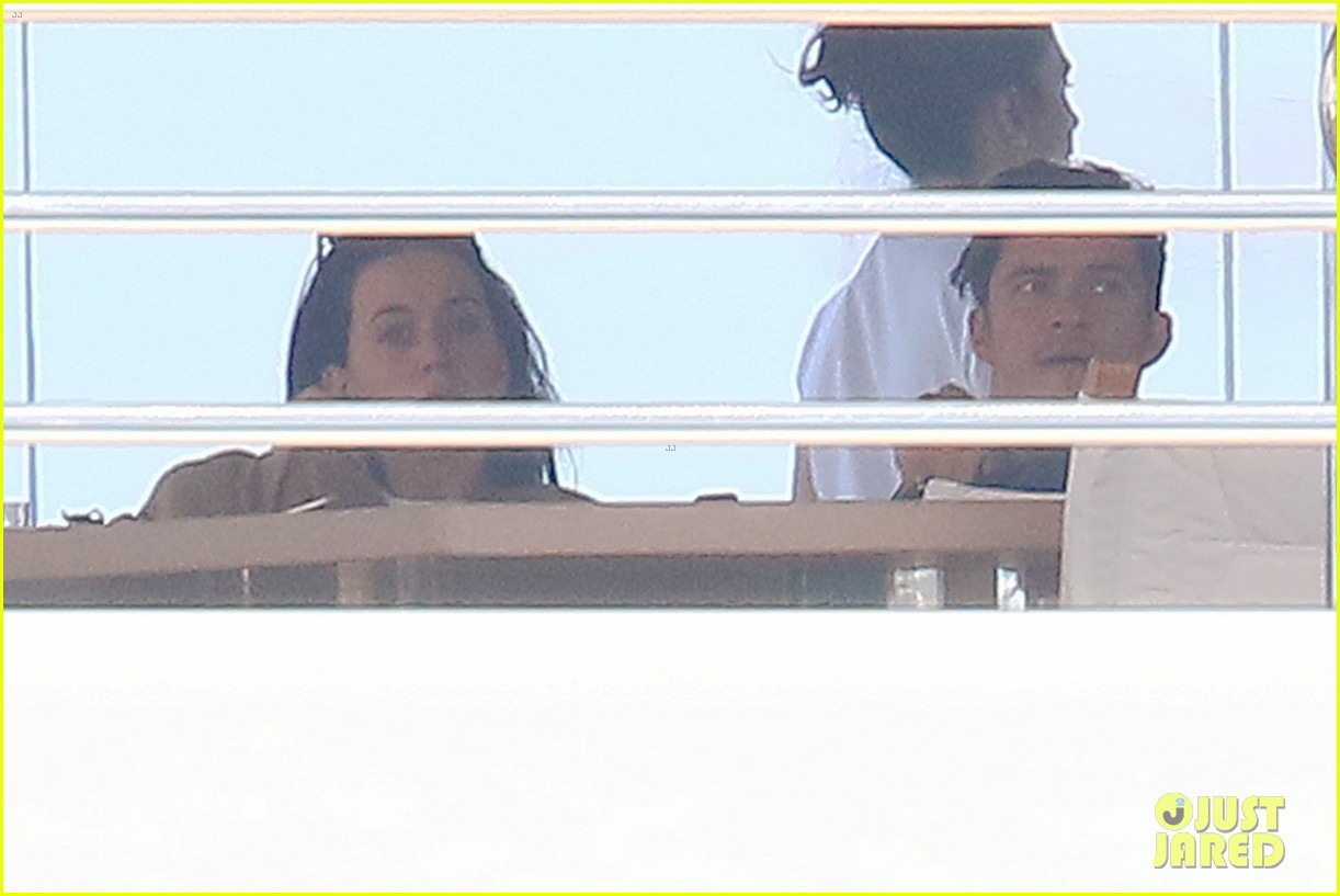 katy perry orlando bloom relax together in france 07