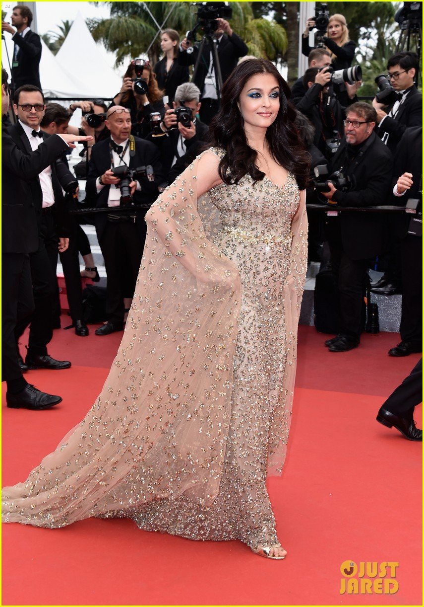 aishwarya rai stuns in golden gown at cannes premiere 203655222