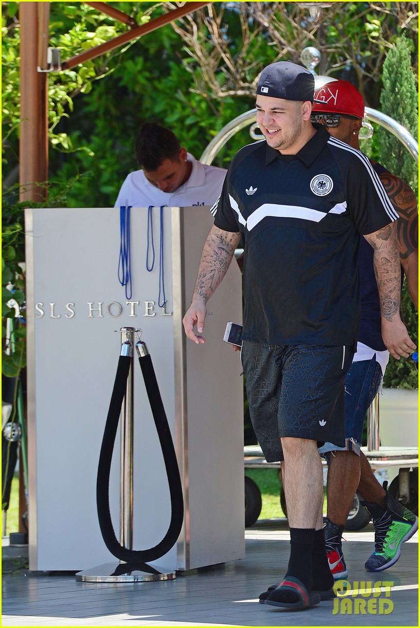 rob kardashian and blac chyna head out to lunch in miami 093655401