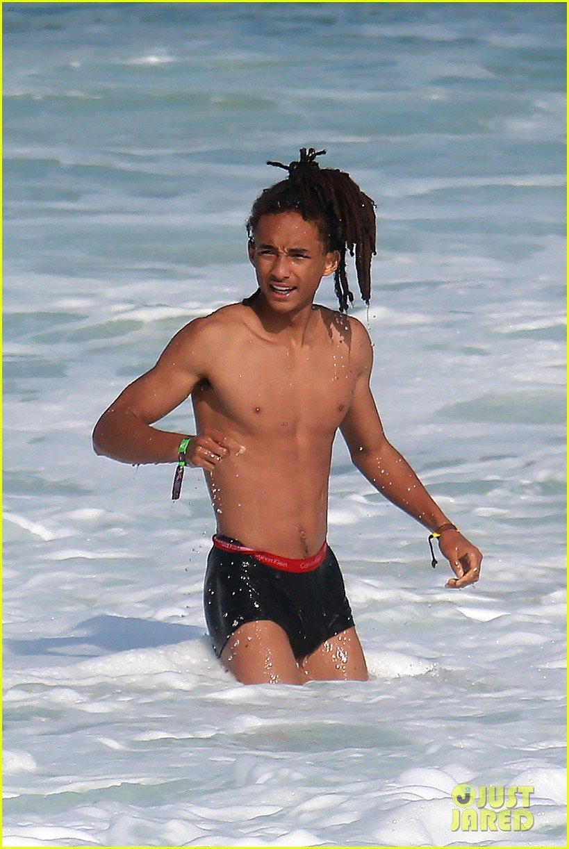 Celebrity Jaden Smith Body Type One - Figure