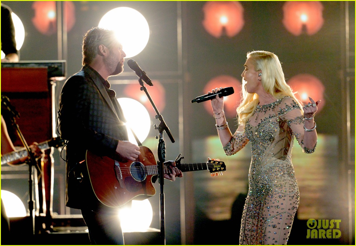 Gwen Stefani & Blake Shelton's Billboard Music Awards 2016 Performance