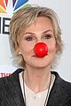 milo ventimiglia mandy moore sterling k brown team up for 2016 red nose 42