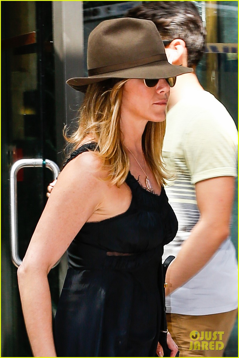 jennifer aniston justin theroux step out separately nyc 093693444