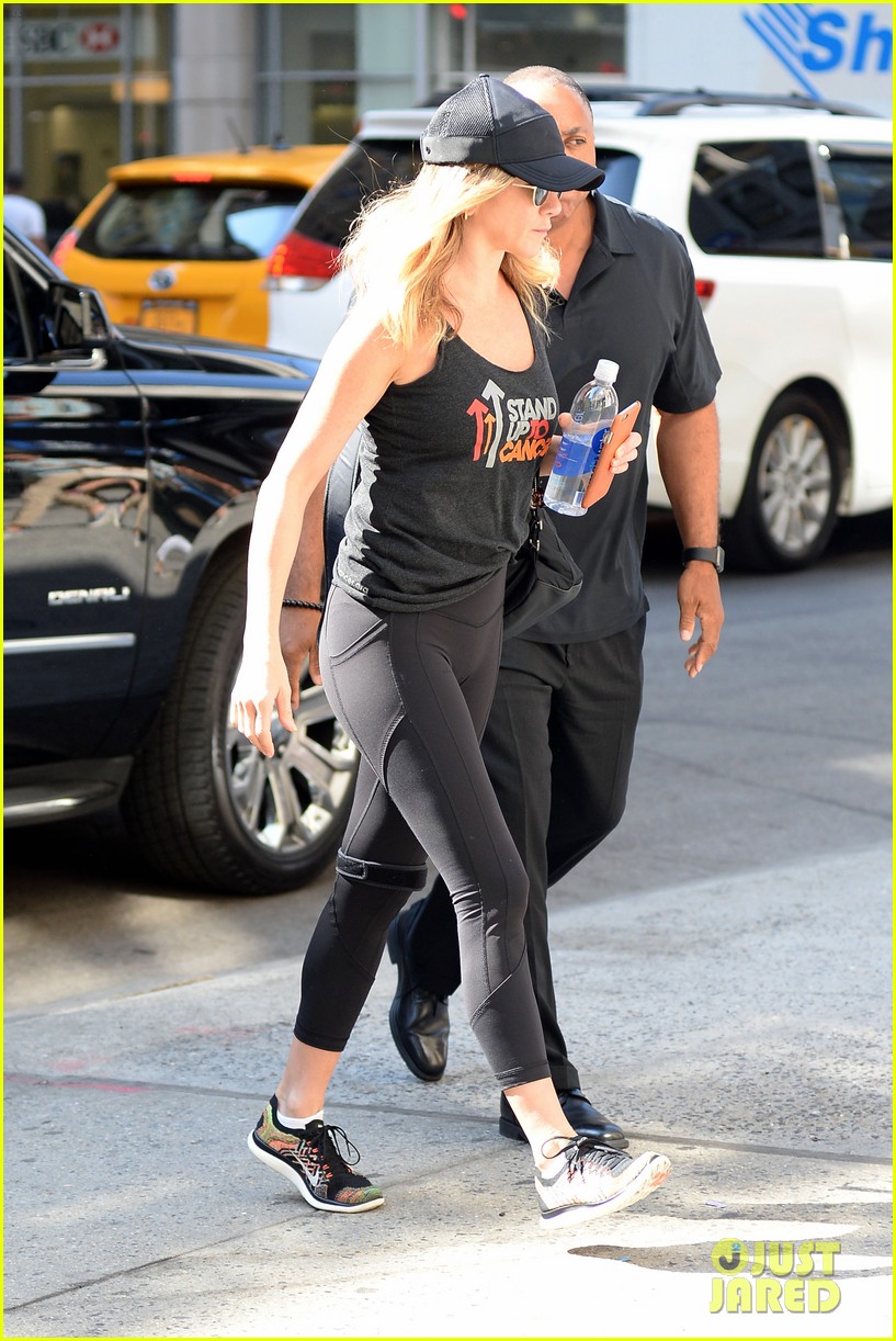 jennifer aniston justin theroux step out separately nyc 22