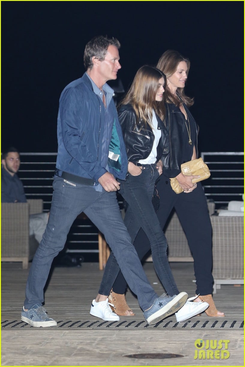 Cindy Crawford Has a Family Night With Daughter Kaia Gerber Photo