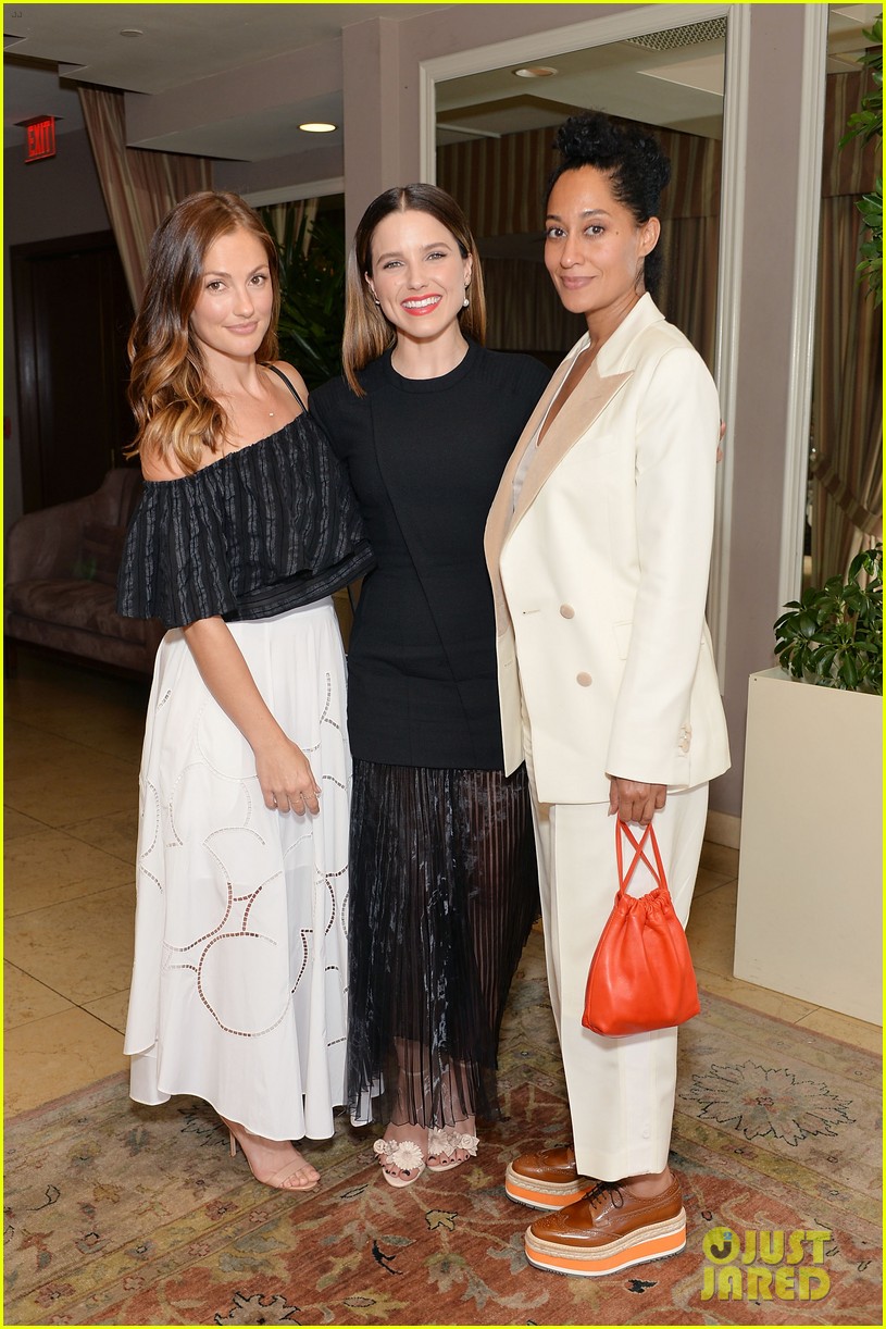 sophia bush unreal ladies join glamour for hollywood politics lunch 403688100