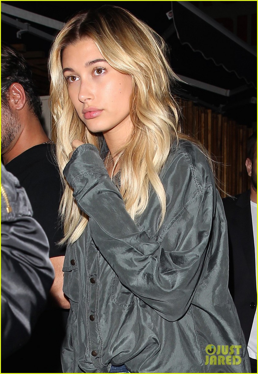 hailey baldwin nice guy night out after drake dinner 043674178