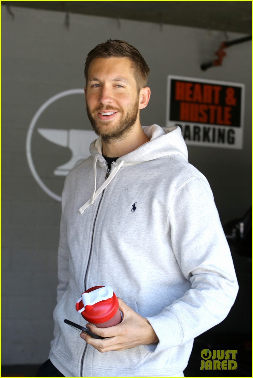 calvin harris is all smiles after taylor swifts new romance news 063684305