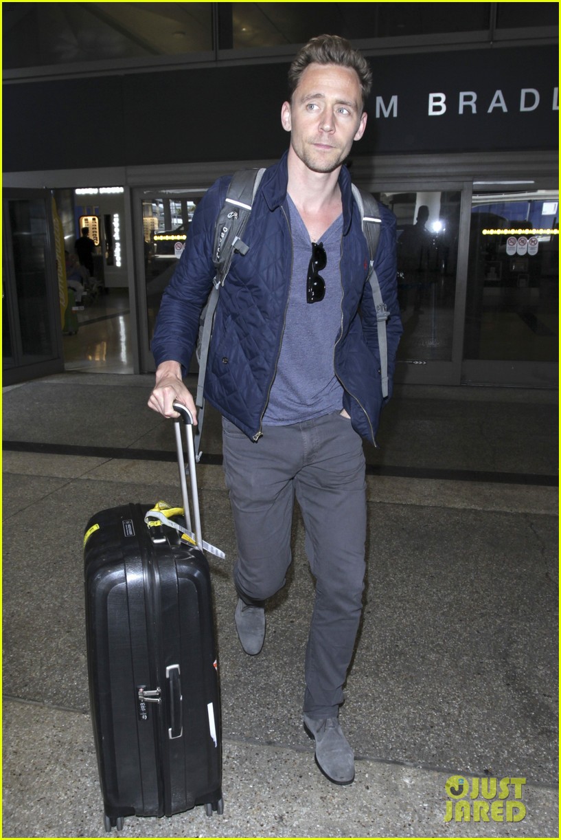 tom hiddleston flies amid james bond rumors 133670611
