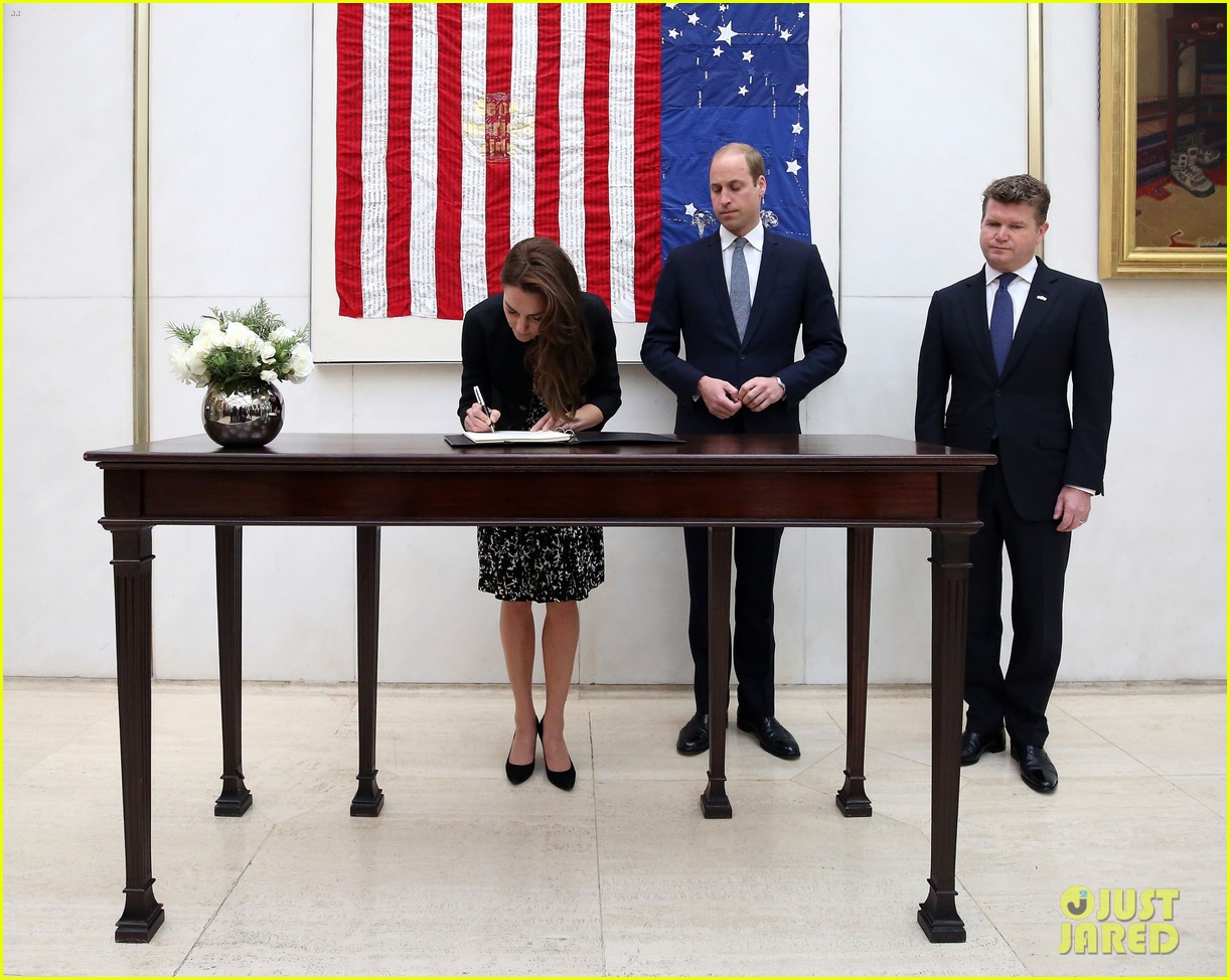 kate middleton prince william pay their respects to orlando shooting victims 043682075
