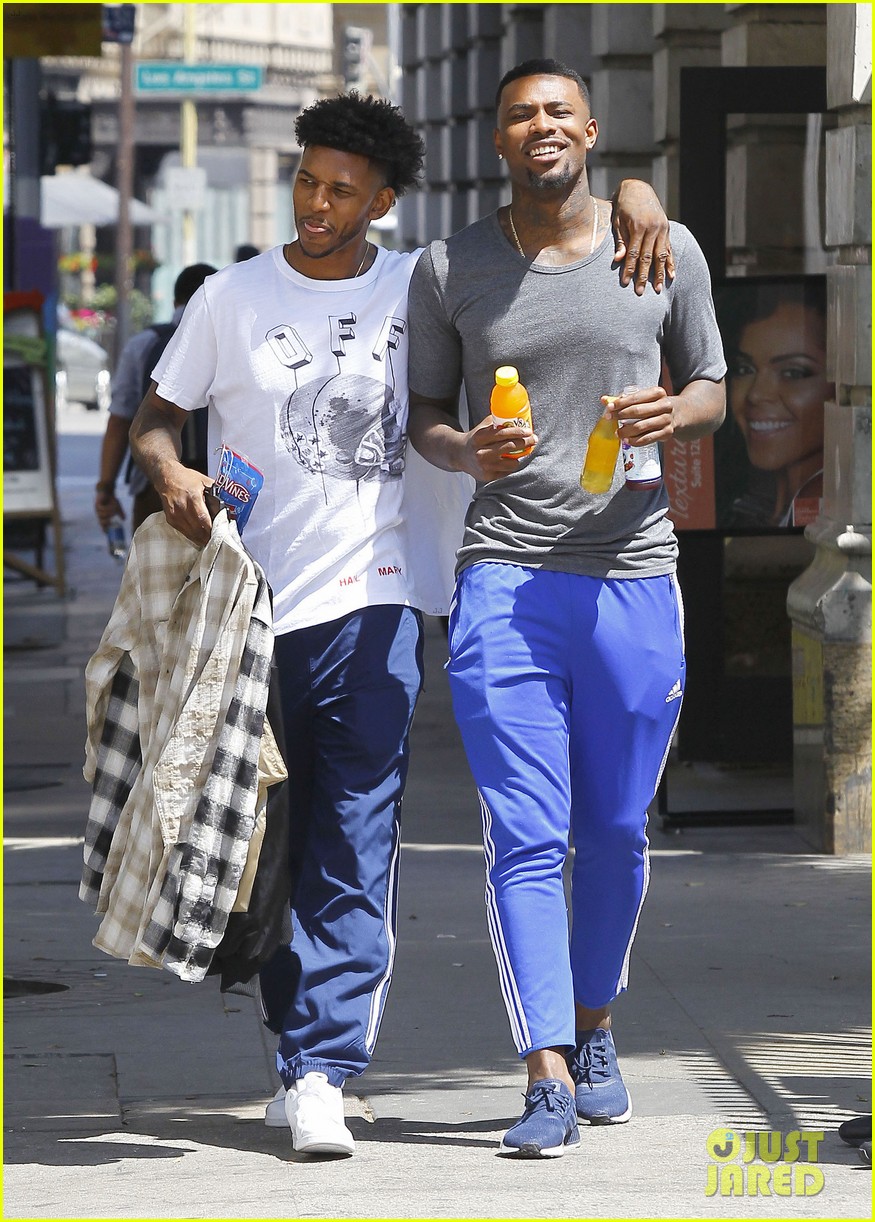 nick young shopping after iggy engagement 083689515