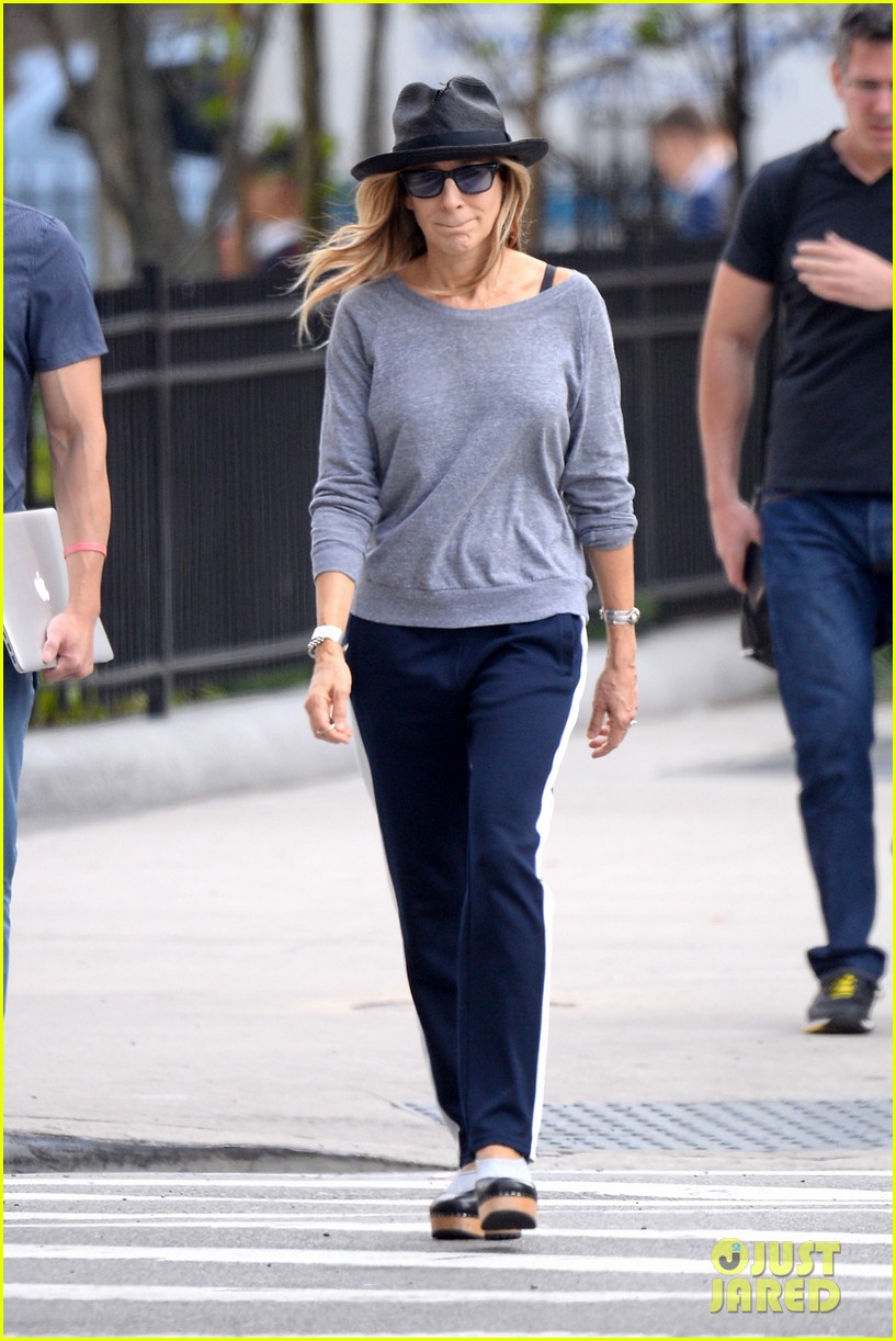 sarah jessica parker steps out in nyc 08