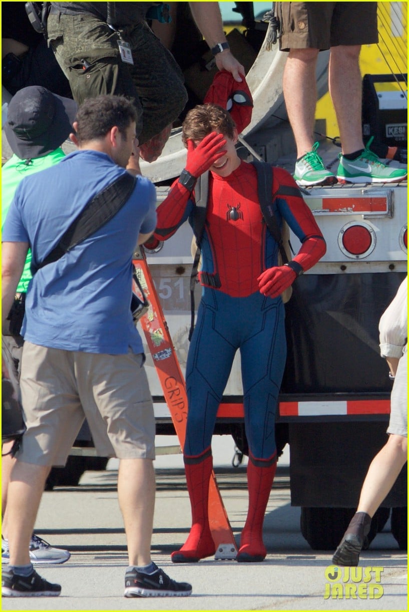 tom holland spider man costume first look set 273694904