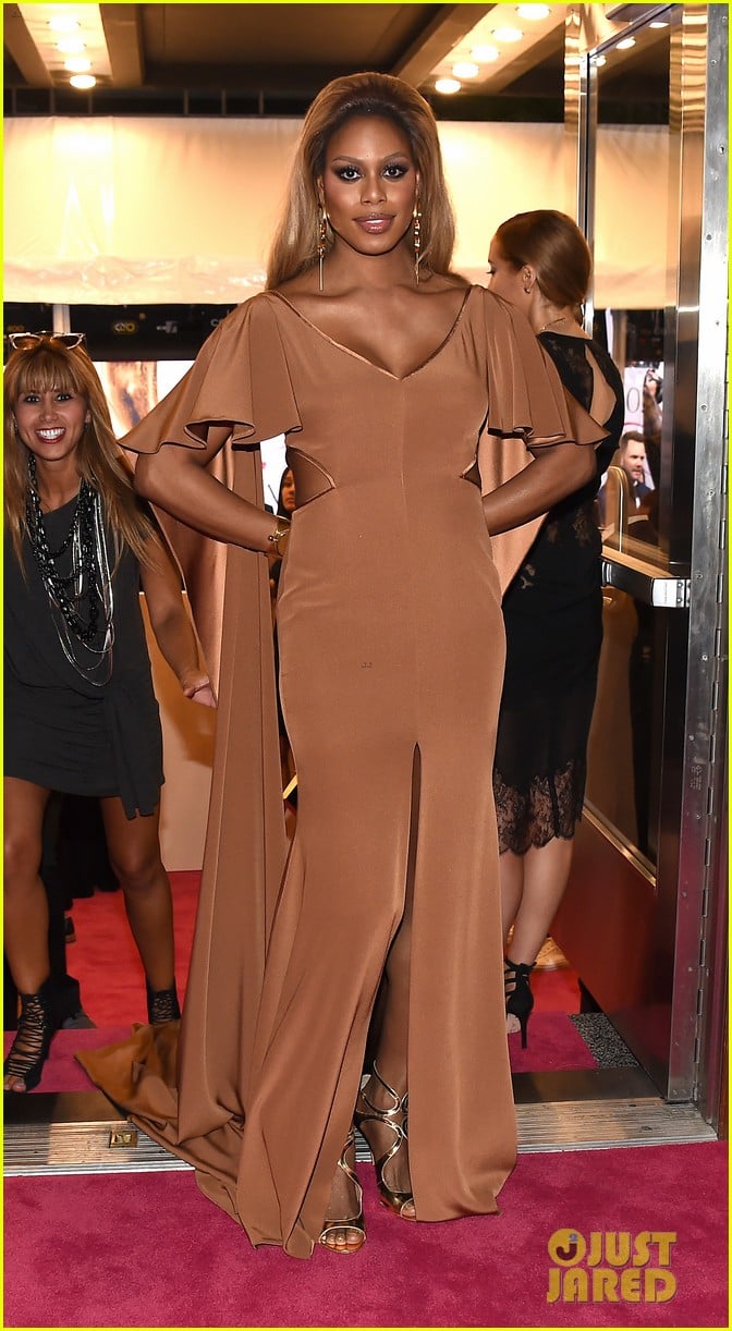 Olivia Wilde Shows Off Her Baby Bump in Cutout Dress at CFDA 2016