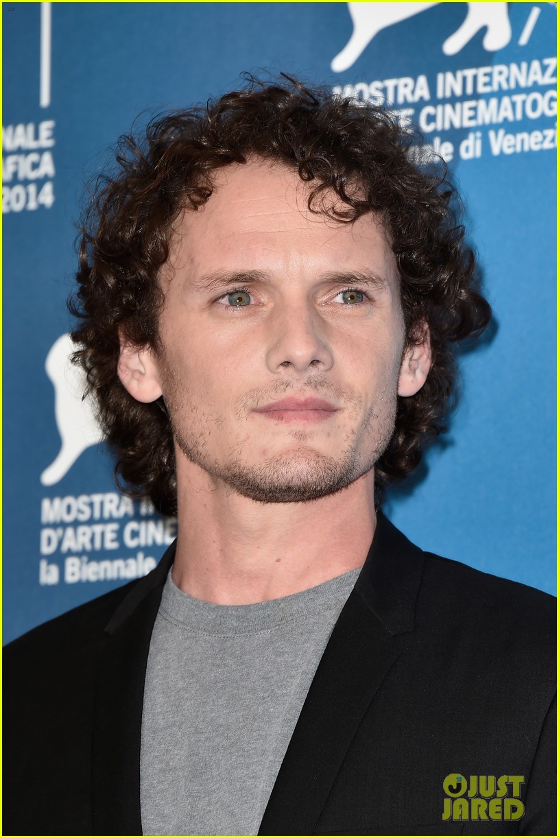 anton yelchin died within one minute of tragic accident 063687924