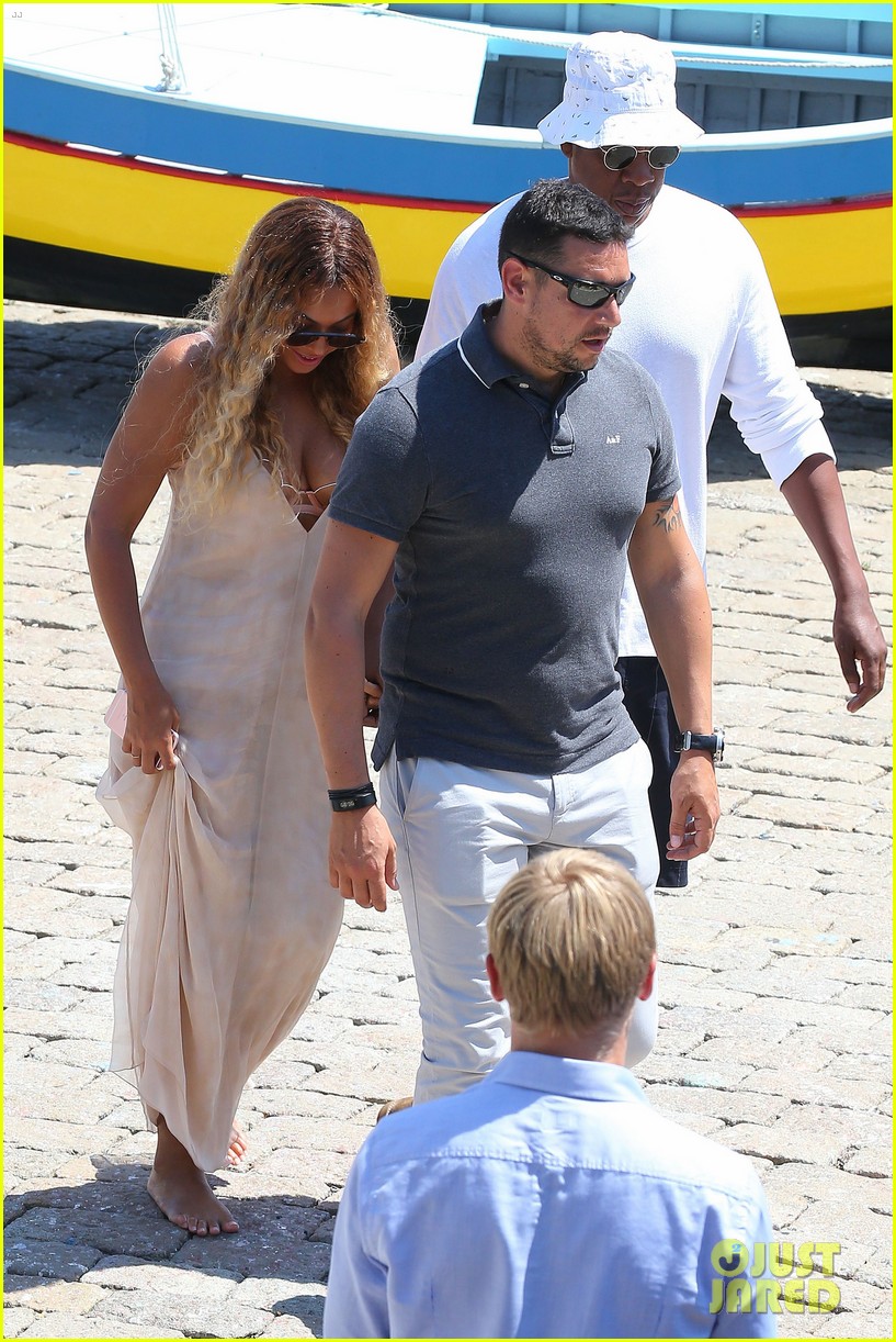 Beyonce & Jay Z Enjoy Family Boat Ride in France Photo 3722211(02)
