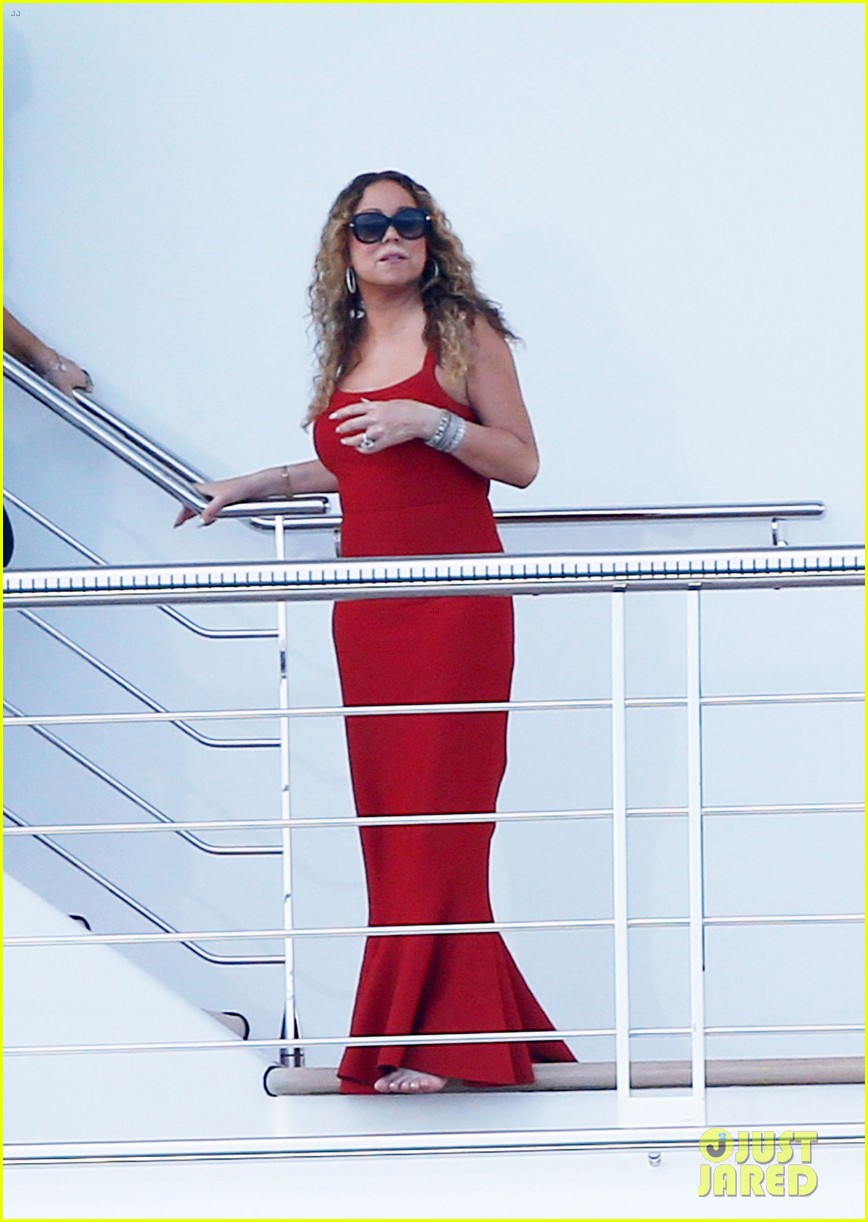 mariah carey celebrates the fourth abroad with fiance kids 03