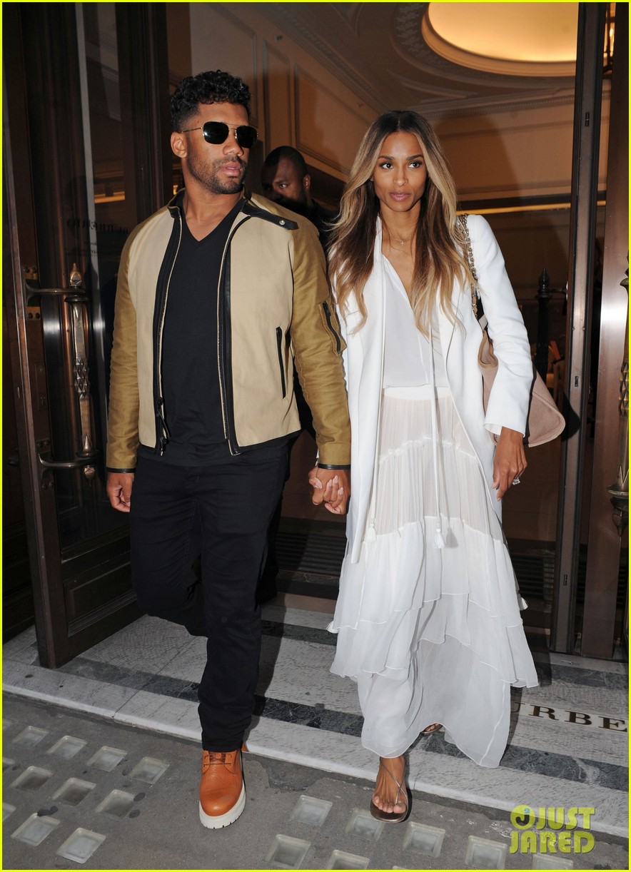 ciara flashes wedding ring while shopping with russell wilson 083701012