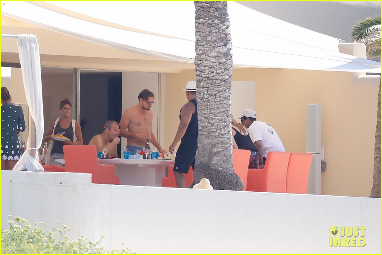 leonardo dicaprio nina agdal lounge on yacht with tobey maguire 37