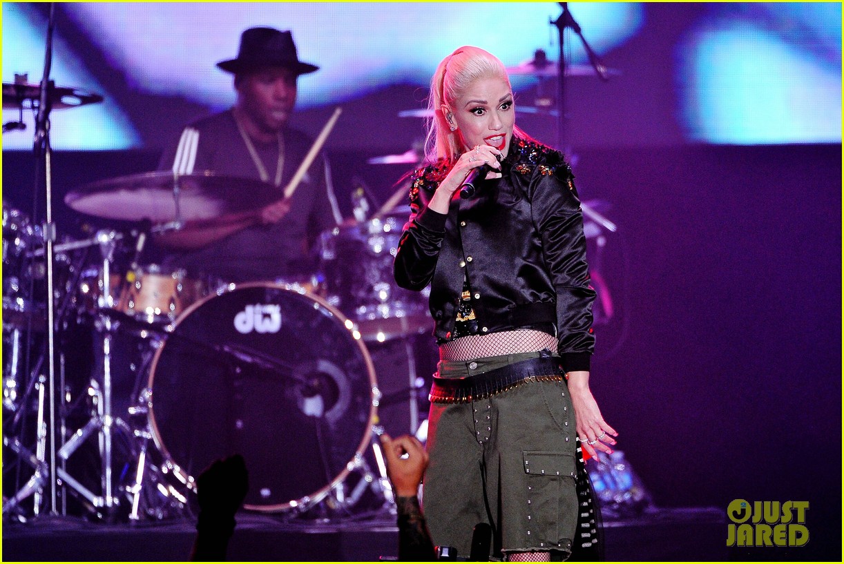 Gwen Stefani & Eve Rock Out at MLB AllStar Concert! Photo 3703317