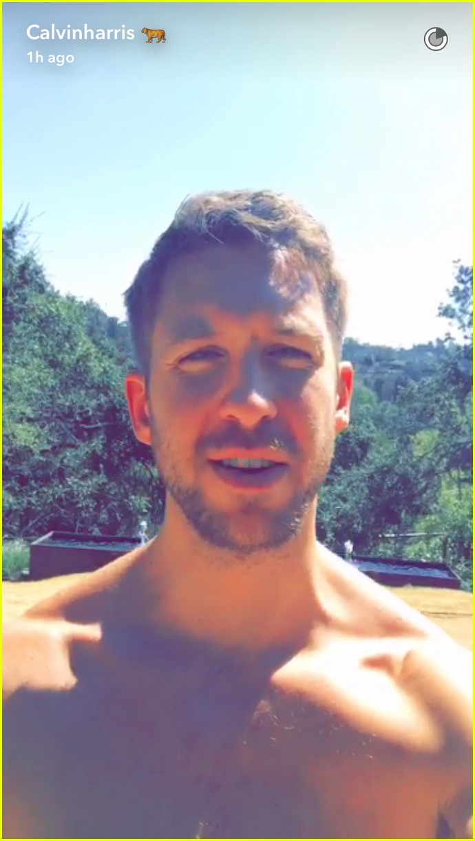calvin harris goes shirtless on snapchat to celebrate vma noms 02