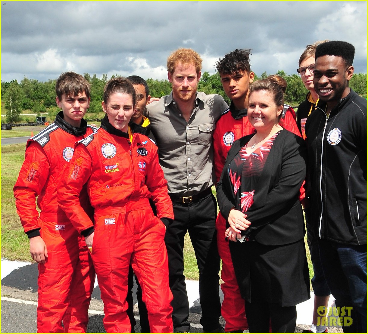 prince harry visits the blair project in support of dissadvantaged children 03