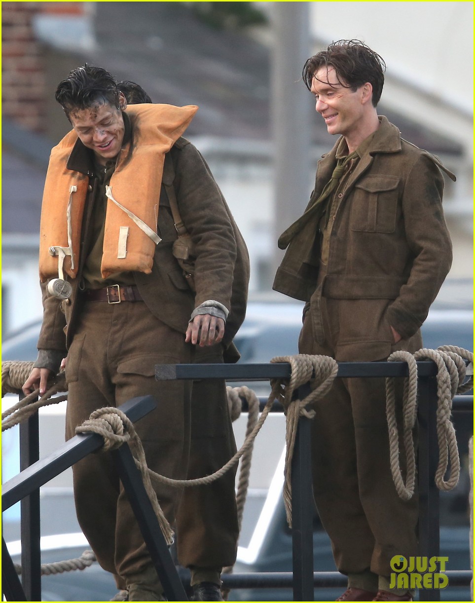 Photo: harry styles cillian murphy dunkirk dock set 12 | Photo 3720138