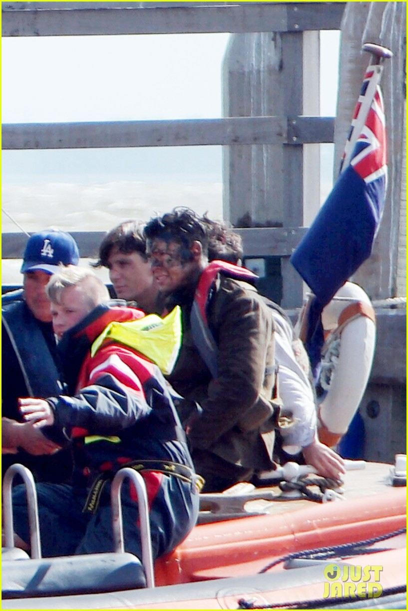 harry styles gets dirty on the set of dunkirk 023717953