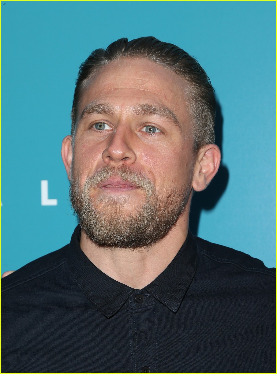 charlie hunnam supports director drake doremus at equals premiere 123701435