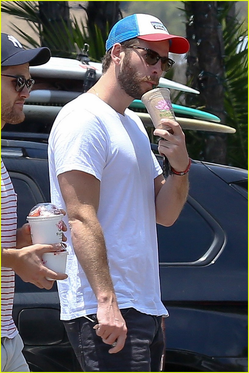 liam hemsworth steps out after spending holiday weekend with miley cyrus 043699673