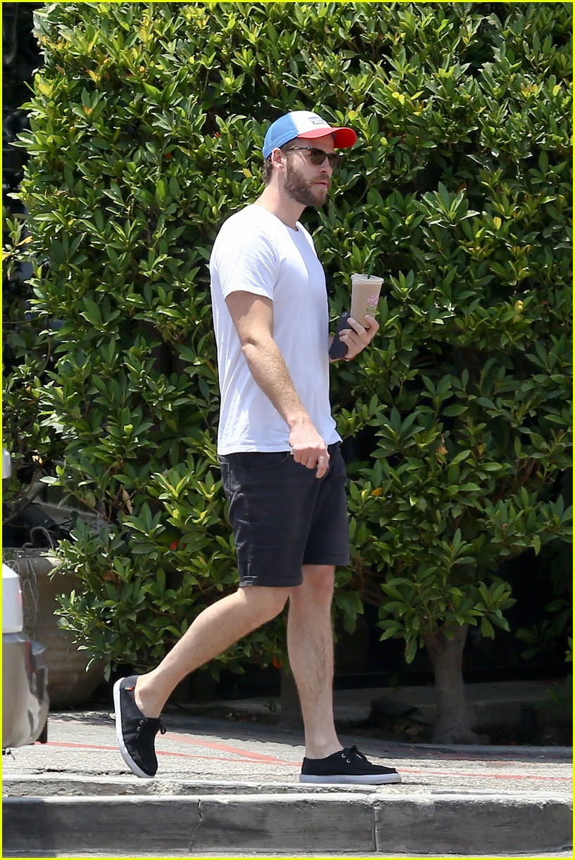 liam hemsworth steps out after spending holiday weekend with miley cyrus 083699677