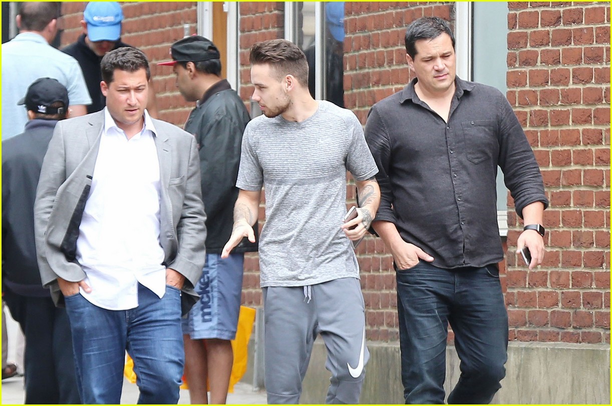 liam payne heads to studio after announcing record deal 153721298
