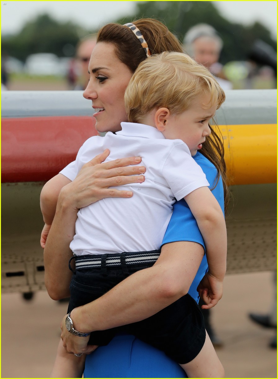 kate middleton prince george share cute moments at royal air show 153701475