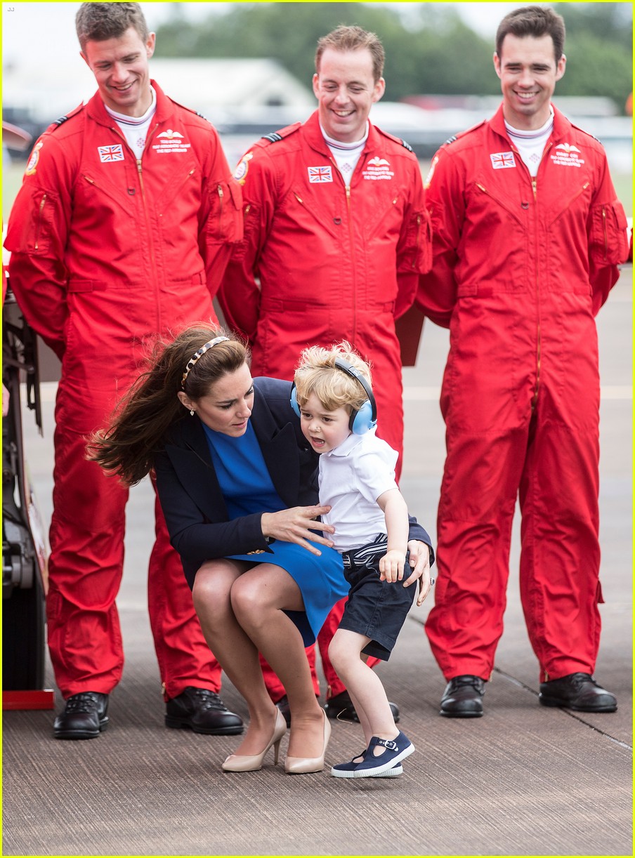 kate middleton prince george share cute moments at royal air show 223701482