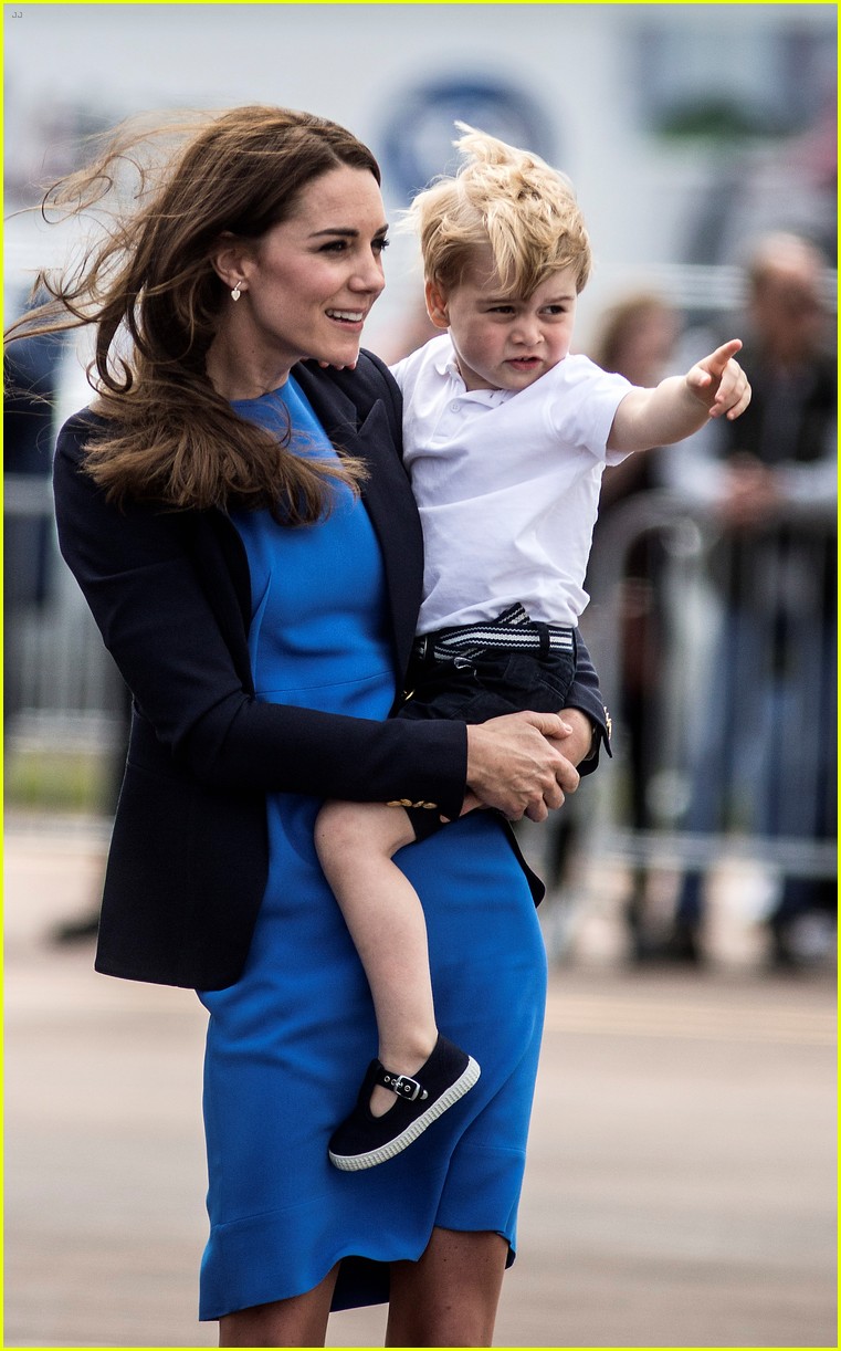 kate middleton prince george share cute moments at royal air show 383701498