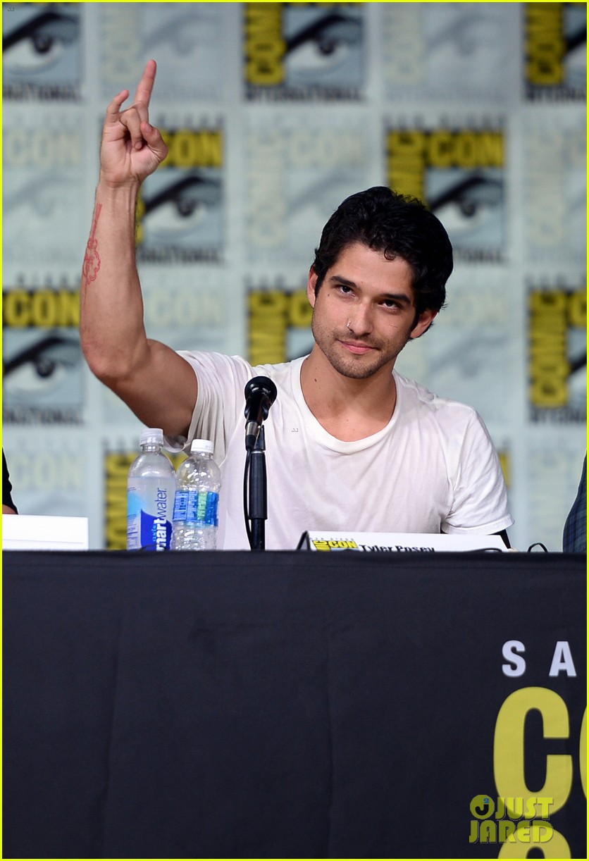 tyler posey does flashdance wet t shirt dance for comic con 113713847