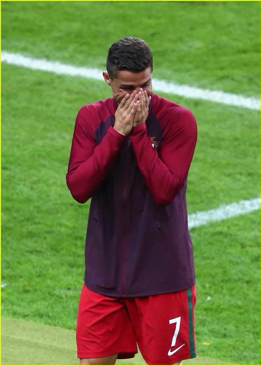 celebs react to portugal winning euro 2016 123703075