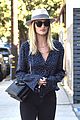 rosie huntington whiteley says she only packs four colors 04