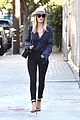 rosie huntington whiteley says she only packs four colors 06