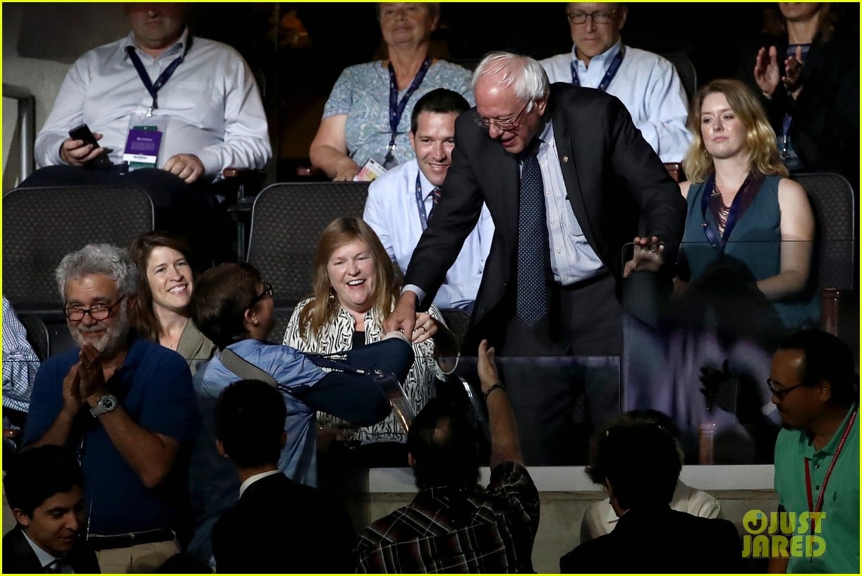 larry sanders casts vote for brother bernie at dnc 05