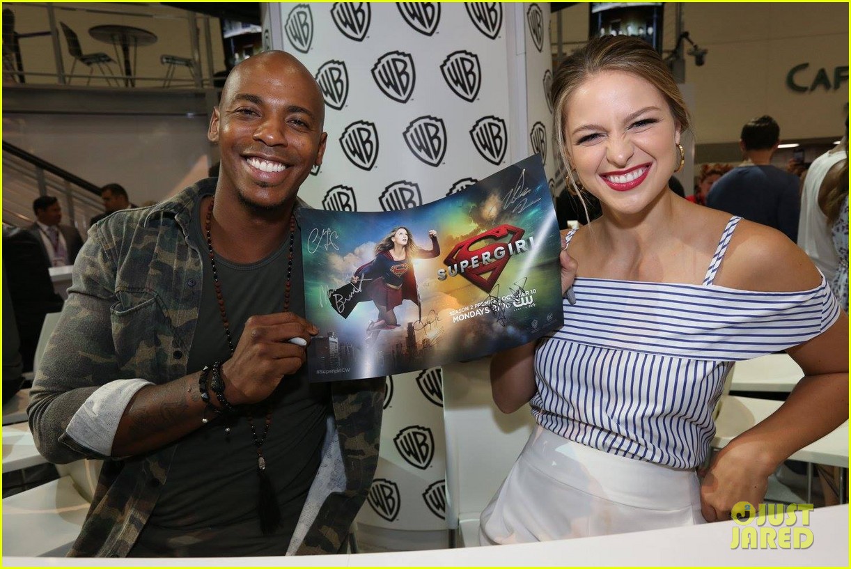 supergirl talk moving to cw comic con 04
