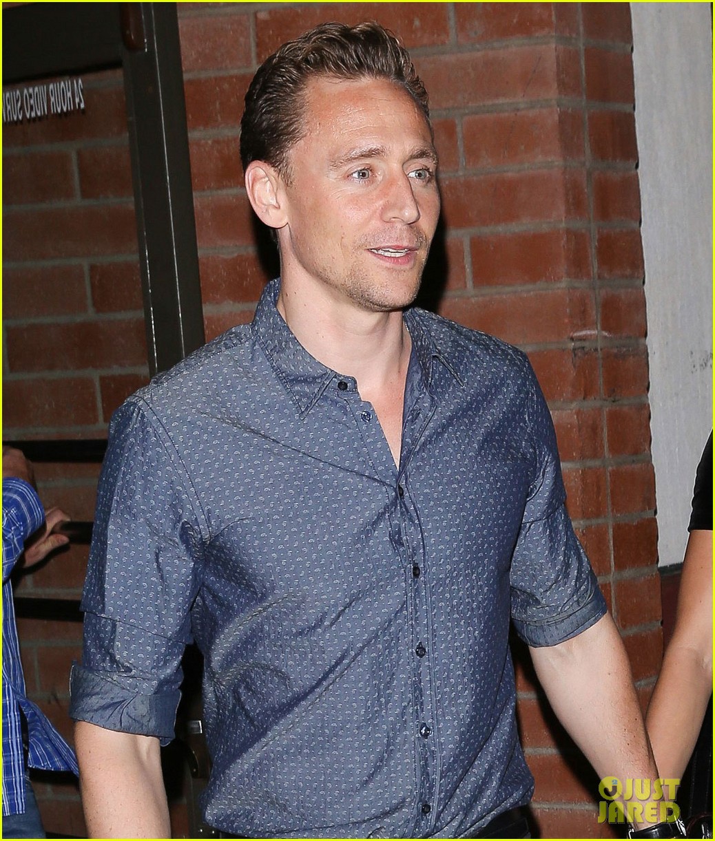 taylor swift tom hiddleston share adorable smiles during date night 103721009