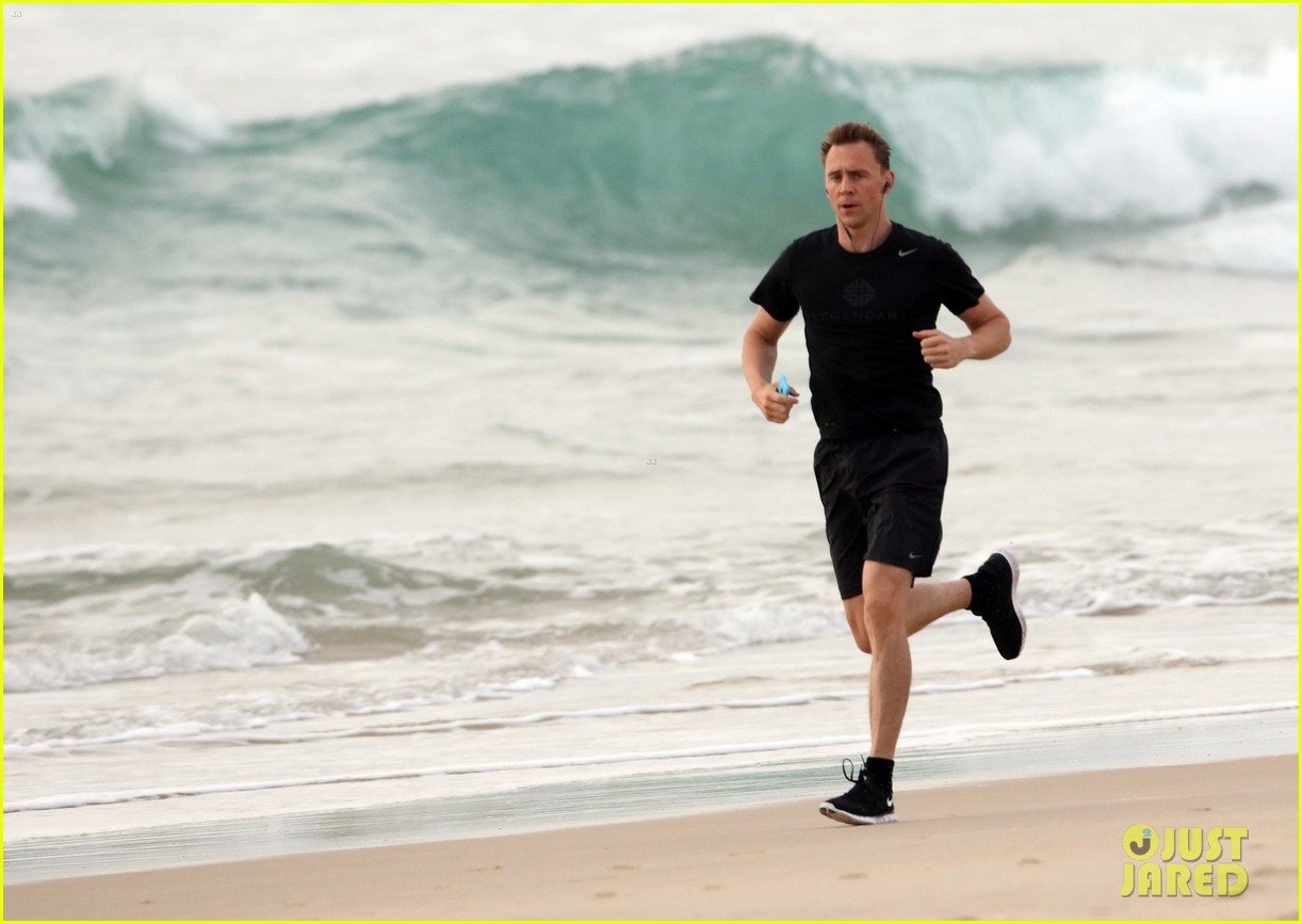 taylor swift tom hiddleston step out separately australia 133706144